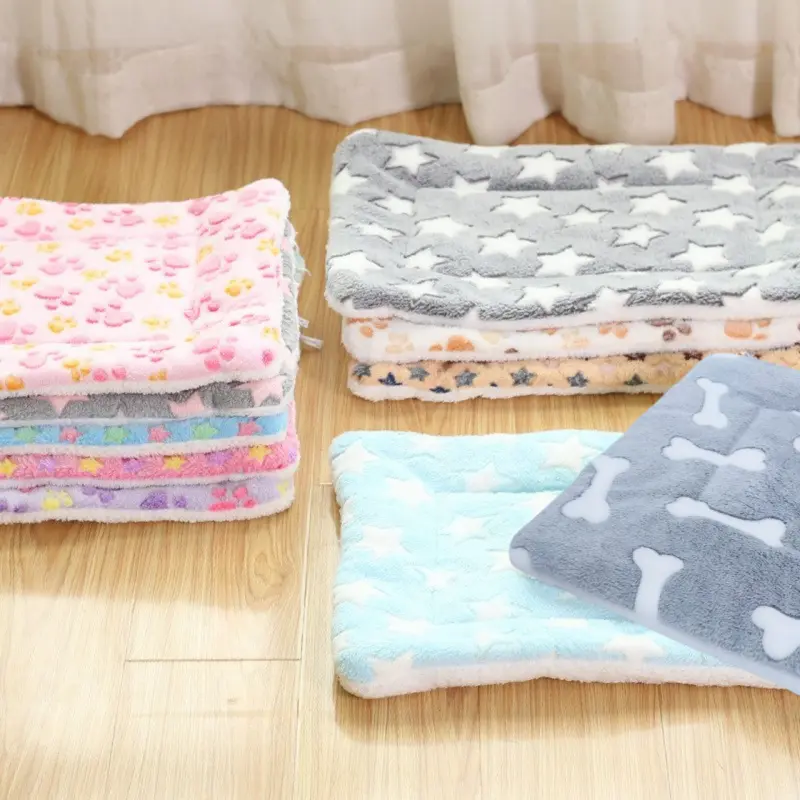 Ultimate Comfort Pet Mat: 4-Season Reversible Design - Warm & Cool Sides with Non-Slip Bottom for All Pets