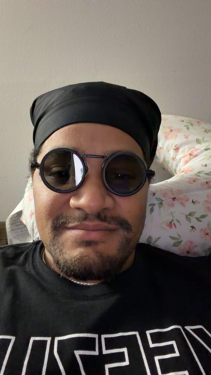 Item: Black / 9-Level Adjustable Filter with Zipper Case