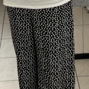 Women's Ditsy Floral Print Shirred Wide Leg Pants, Boho Frill Trim High Waist Trousers, Bohemian Trousers for Spring & Fall, Women's Bottoms for Daily Wear, Baggy Leggings