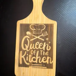 Decorative mini cutting board “queen of the kitchen”