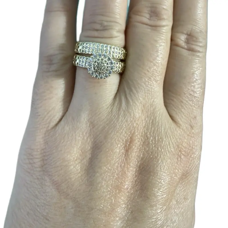 Beautiful anillo de compromiso gold plated