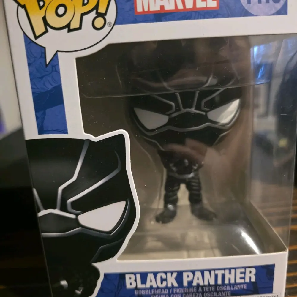 Funko Pop! Marvel Black Panther 1418 Collectible Figure with Oscillating Head Design