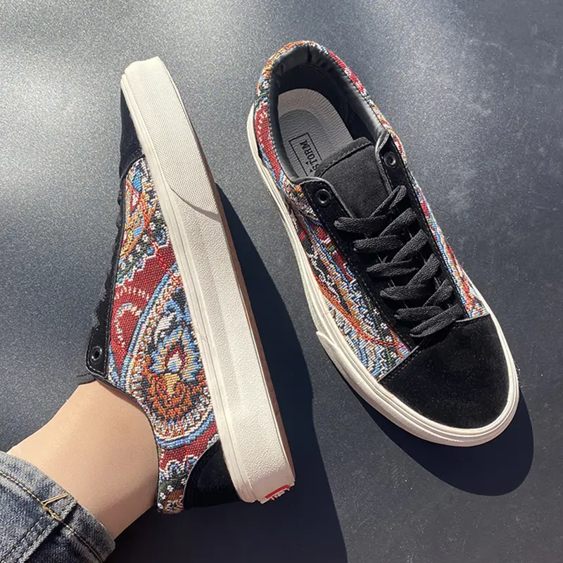 Women's Low-Top Closed Casual Trainers - Breathable Black Canvas Streetwear Shoes with Jacquard Patchwork, Color-Blocking, Plaid, Houndstooth Patterns, Decorative Wooden Tag, Rubber Sole, Preppy Skating All-Season Walking Sneakers, Walking Shoes, Lace-Up,