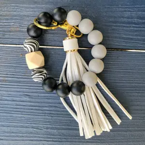 Print Gray, Black and White Wristlet