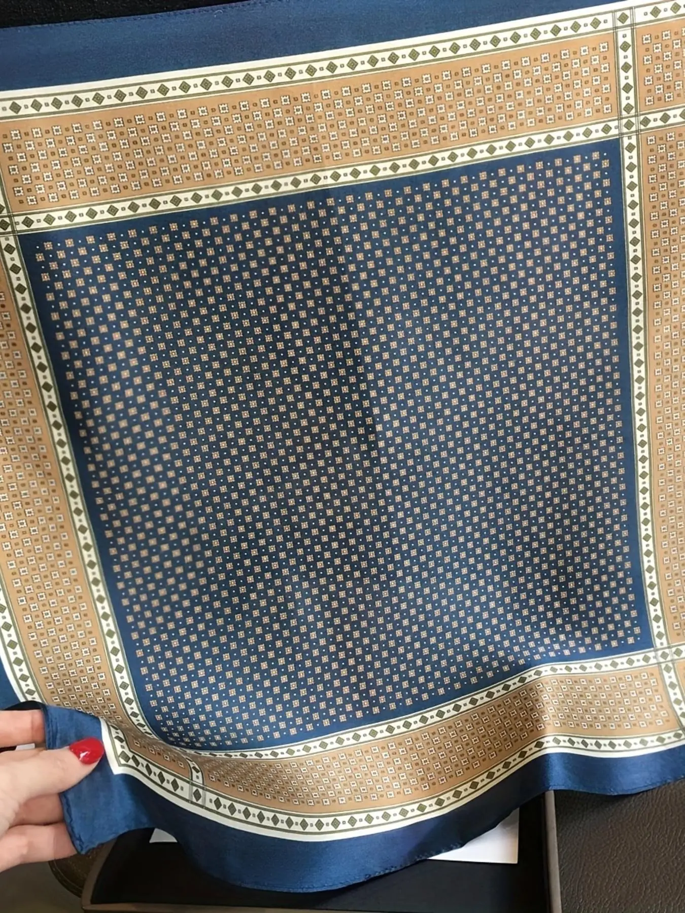 Unisex Fashion Geometric Polyester Square Scarf - 1 Piece, Adult, 1 Size Fits All, Multi-Use Commute Accessory, Practical & Decorative for Daily Outfits, Perfect for Everyone (Party Gift for Home & Festive Supplies)