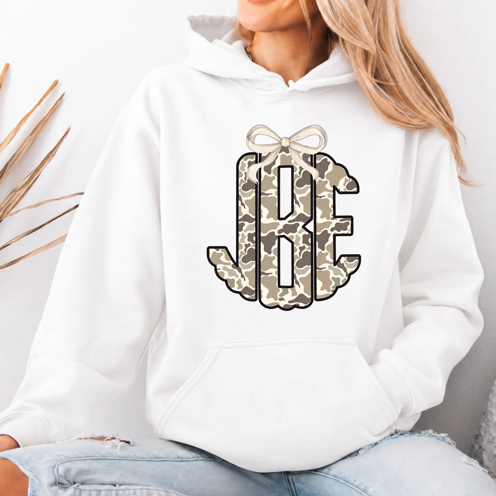 Camo Bow Hunting Hoodie, Autumn Camouflage Hoodie, Coquette Bow Hoodie, Camo Monogram Pullover, Cute Country Hoodie, Fall Hunting Graphic Hoodie, Casual Hoodie for Women