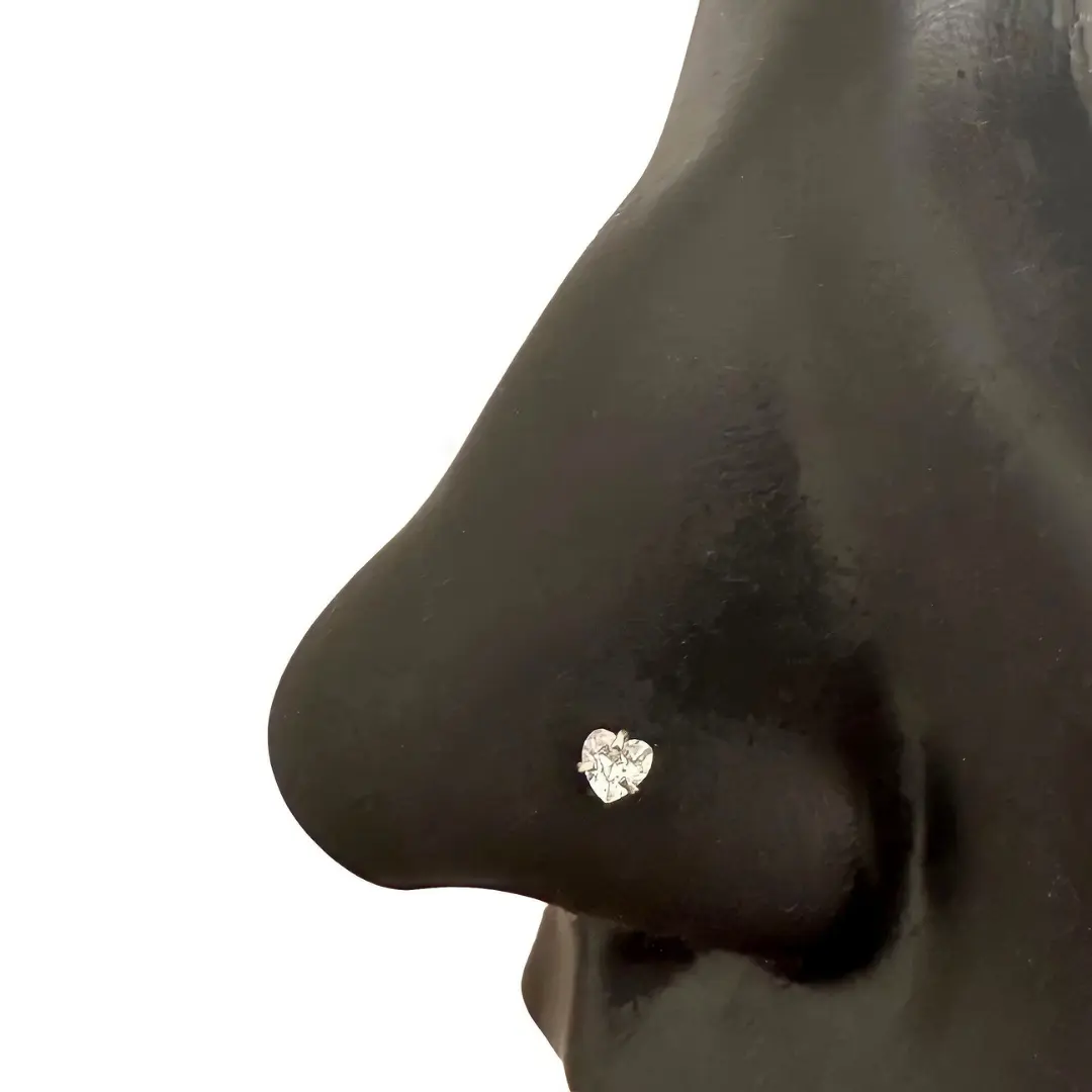 STATEMENT GOLD | Mini Heart Nose Stud