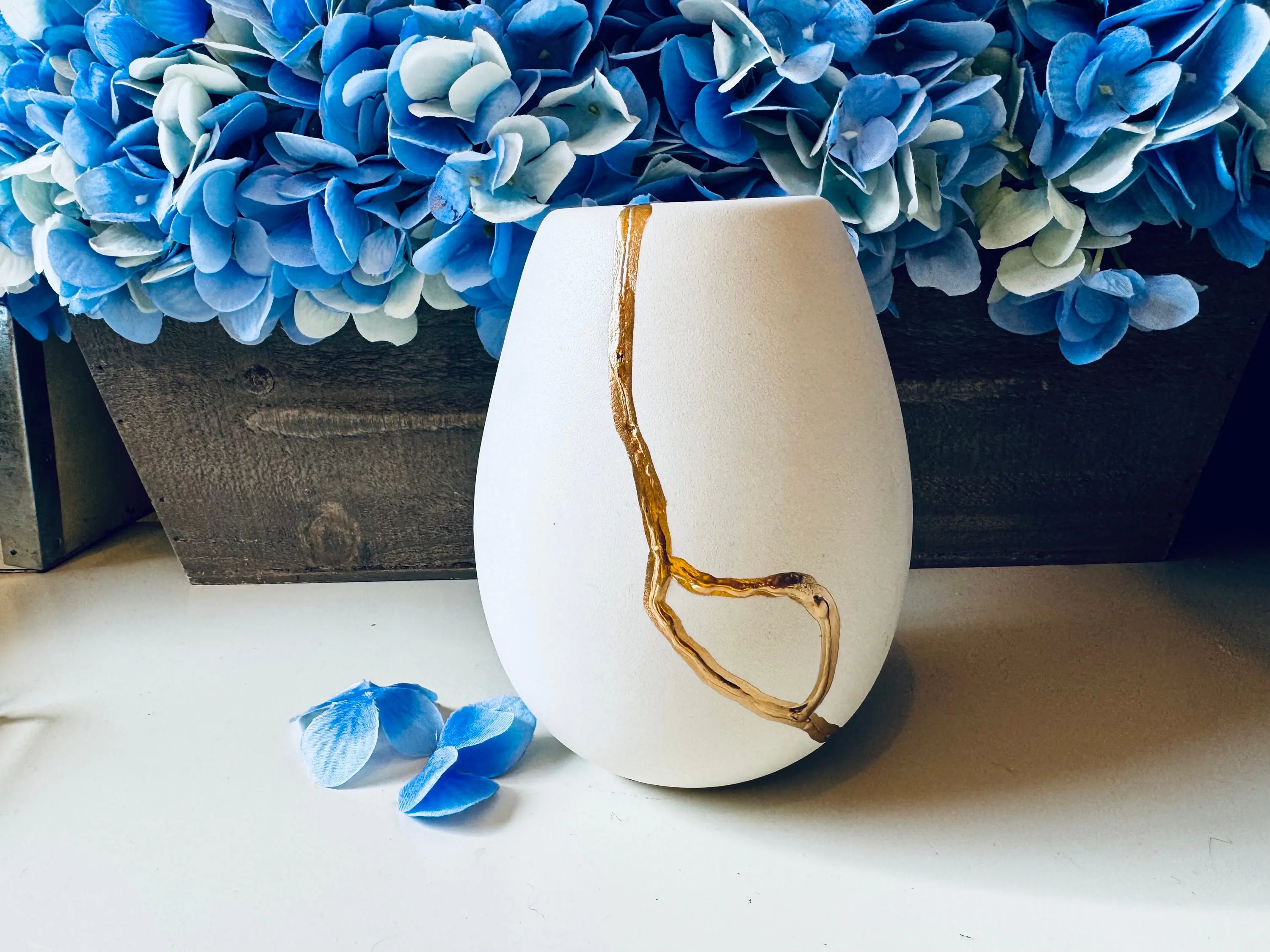 Kintsugi Vase, Kintsugi Tall White Bud Vase, Kintsugi Art, Graduation Day, for Her, Home Decor, Minimalist, White Flower Vase