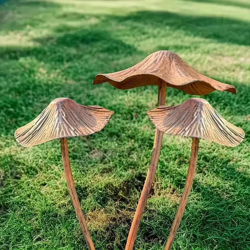 Rustic Metal Mushroom Garden Home Decor Set, 3-Piece Outdoor Patio Rusty Sign Kit (40cm & 29cm), Perfect for Farmhouse Yard Lawn Decoration Gift Ideas