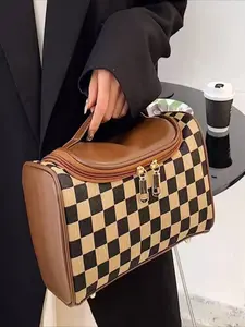 Retro checkerboard makeup bag｜Large-capacity portable storage bag, easily holds cosmetics and toiletries