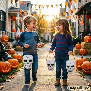 1pc Halloween Skull Bucket, Handheld Candy Bucket, Unique Horror Props, Festival Atmosphere Decorations, Perfect for Halloween Trick-Or-Treat