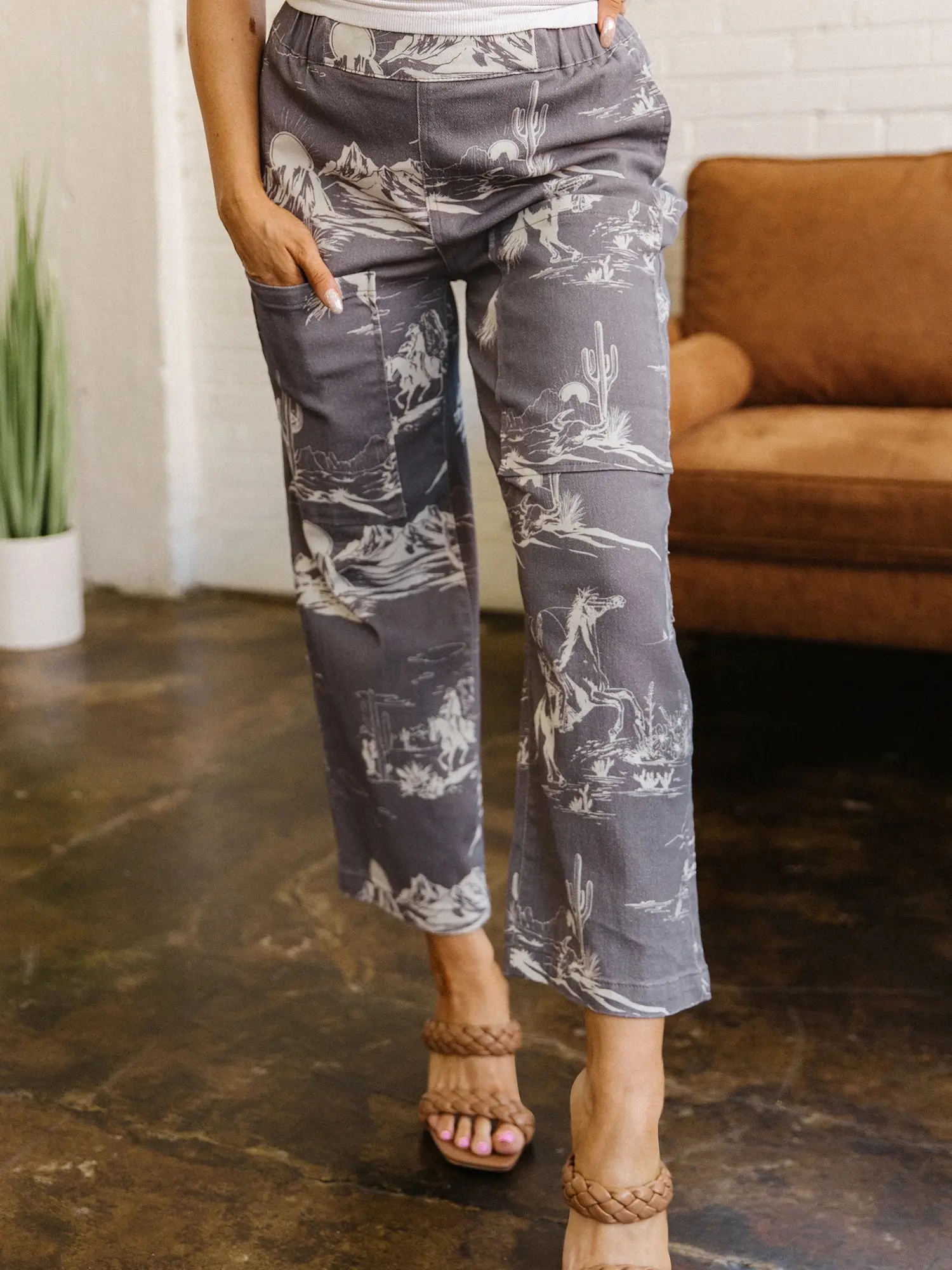 Women’s Western Print Elastic Waist Jeans - Cotton Blend, Horse-Cactus-Mountain Graphic, Relaxed Cut Straight Leg Ankle-Length Denim Pants for Rodeo, Everyday Wear