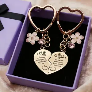 Mother Daughter Heart Keychain Set, Perfect Mother's Day Gift, Cute and Meaningful Keyring, Ideal Present for Moms and Daughters, Flower Keychain