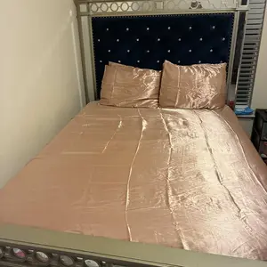 【MothersDay Gift】6 Piece Solid Color Satin Sheets Set (1*Flat Sheet + 1* Fitted Sheet + 4*Pillowcases), Luxurious And Silky With Natural Sheen