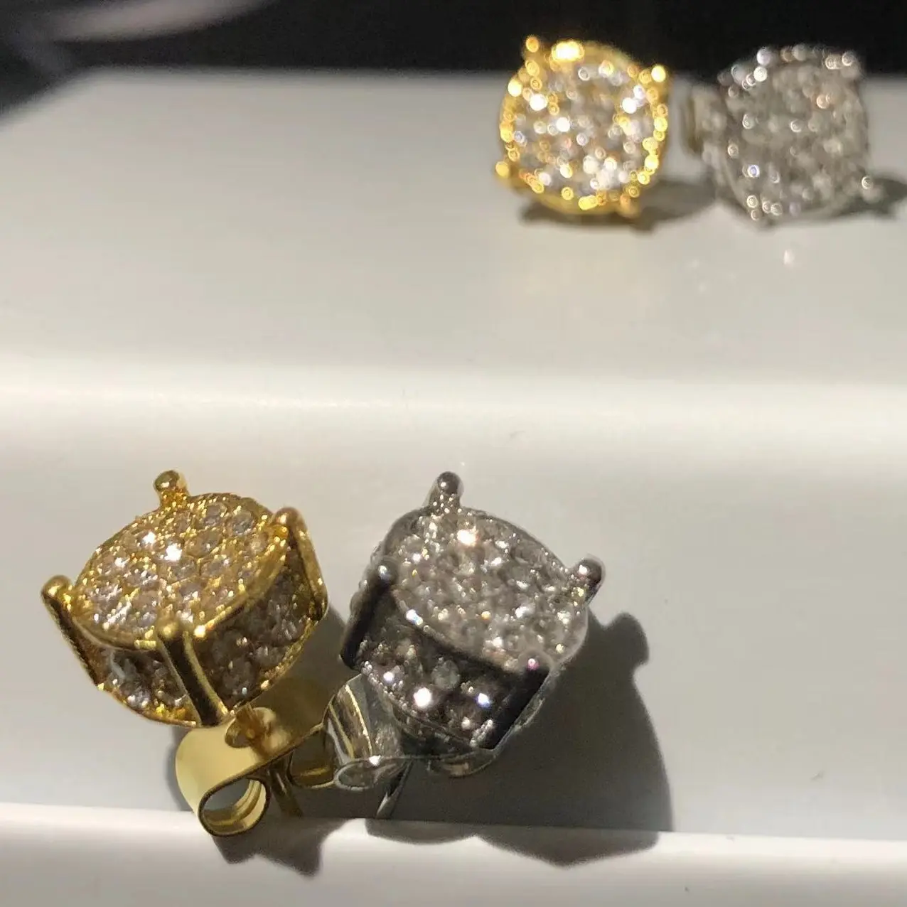 {Comfort Earrings}Fashionable and personalized four claw earrings - niche design, zirconium inlaid earrings for men and women Zirconia