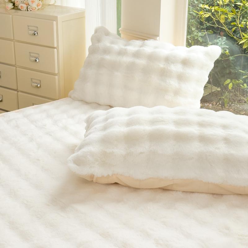 H&D Fluffy Faux Rabbit Fur Fitted Sheet 3-Piece Set — Ultra-Soft Plush Bed Sheet with 2 Pillowcases — Cozy, Warm, Solid-Color Bedding — Fits Queen and King Size Mattresses