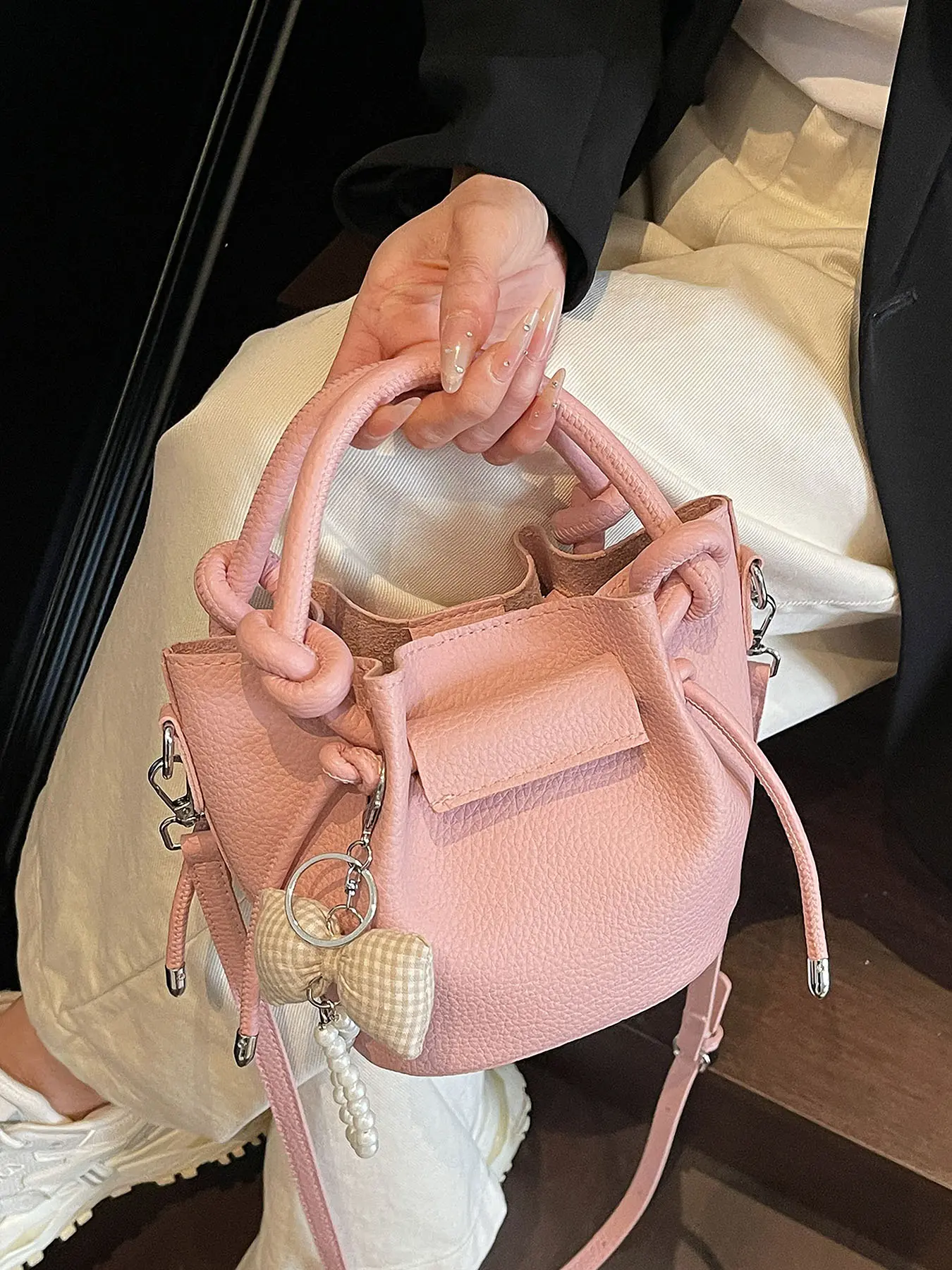 Sweet  simple  fashionable lychee pattern shoulder handbag, knot handle, bow   pearl pendant, can be cross-body mini bucket bag, small  exquisite all-match handbag cross-body bag, suitable for daily travel Fashion Crossbody Handbag, Crossbody Purses