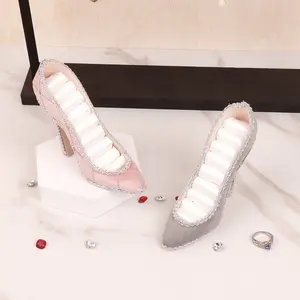 Innovative high heels jewelry storage for organizing rings, bracelets, necklaces, and brooches, a stylish and practical storage solution, the perfect gift for jewelry enthusiasts, Jewelry Holder Organizer