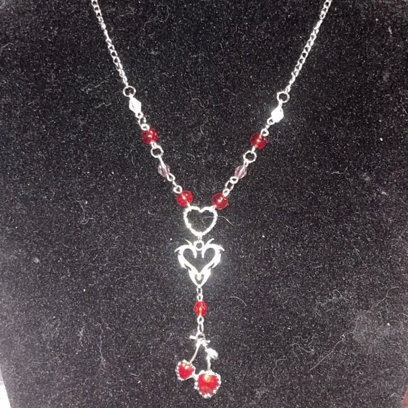Gothic heart/cherry y necklace