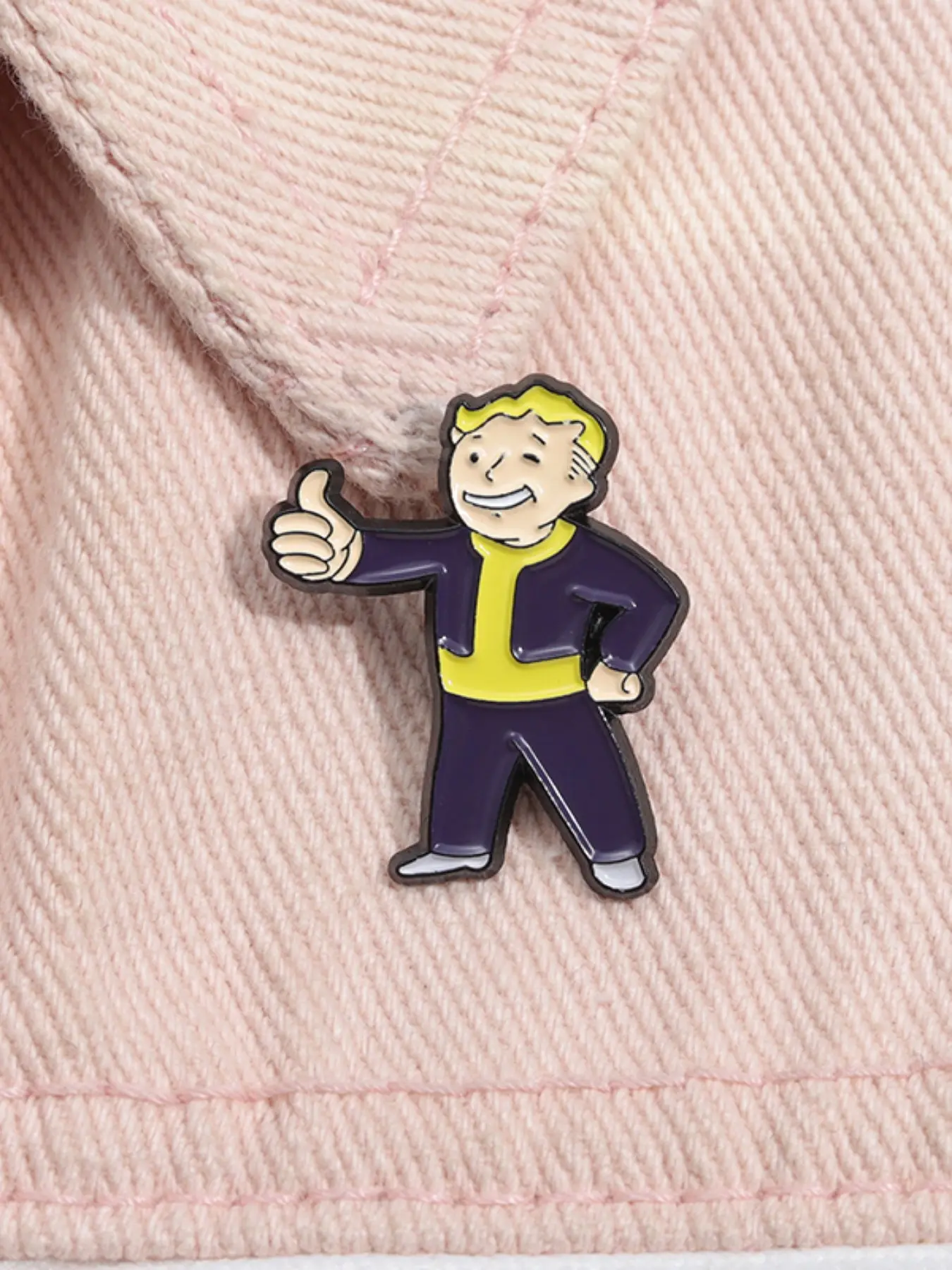 Fallout Series Badge Pin, Vintage American Post-Apocalyptic Style, Nuclear Cola Bottle Cap Vault Boy Symbol, Suitable for Fallout Players & Fans, Fashion Accessory Men Accessories