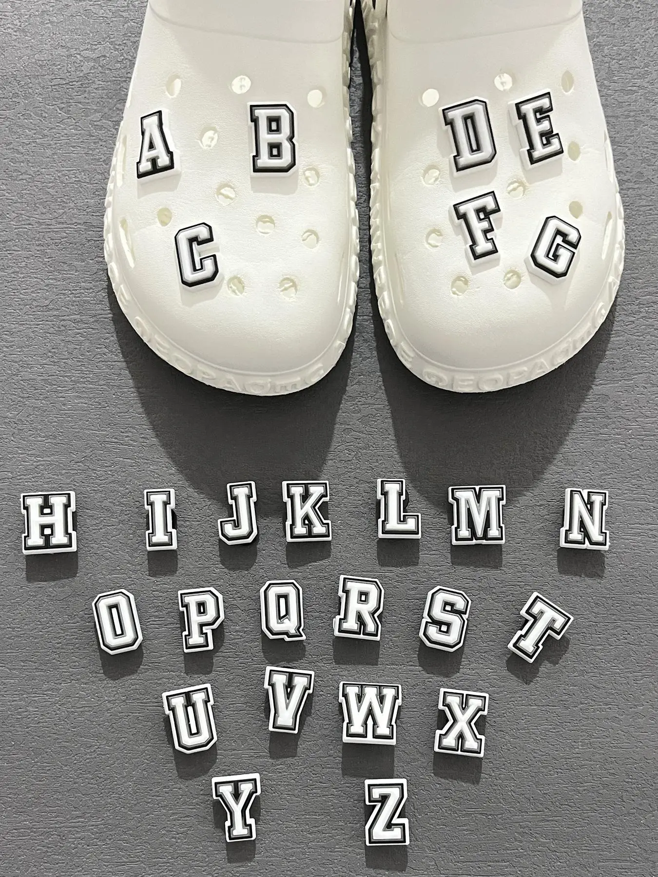 26pcs/set Cute 26 Letter Clogs Charms, Trendy Novelty Shoes Decoration, Fashionable Accessories for Clogs Diy Decoration As Birthday Gift