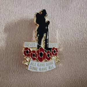 1 retro Western style brooch, a unique American themed gift for men and women, a conversation starter pin for jackets, hats, and denim jackets