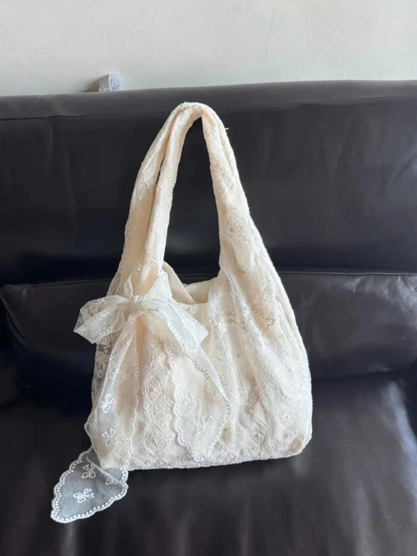 Lace tote bag with a niche design, featuring a stylish texture, large capacity, personalized solid color shoulder bag, and embroidered texture details, suitable for exhibitions, parties, and dates, Vintage Trendy Tote, Aesthetic Tote, Party Tote