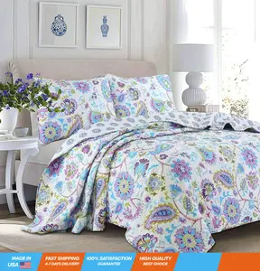 Lavender Purple Floral Reversible Quilt Bedding Set, Coverlet Bedspread Lightweight for All Seasons (Lilac Paisley, King-3 Piece)