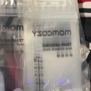 Momcozy Breastmilk Storing Bags, Temp-Sensing Discoloration Milk Storing Bags for Breastfeeding, Disposable Milk Storage Bag with 6 Ounce Self Standing, No-Leak Milk Freezer Storage Pouches,