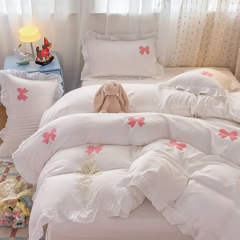 3-piece embroidered bow tie bedding set, Comfy bedding set, 1pc duvet cover + 2pc pillowcases, without comforter and pillow insert, 100% polyester fabric, suitable for Single, Queen sizes, all year round, machine washable