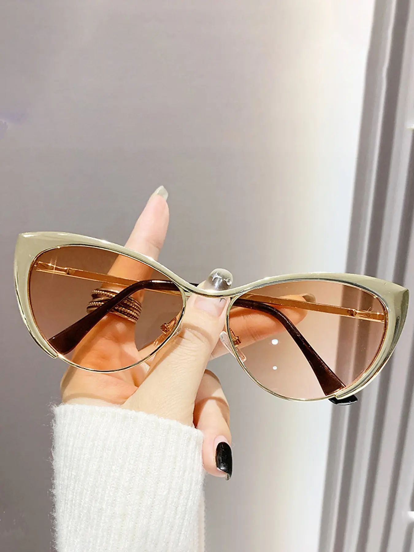 Retro Triangle Cat Eye Sunglasses, Outdoor Versatile UV Protection Eyewear, Stylish Unisex Shades for All Seasons