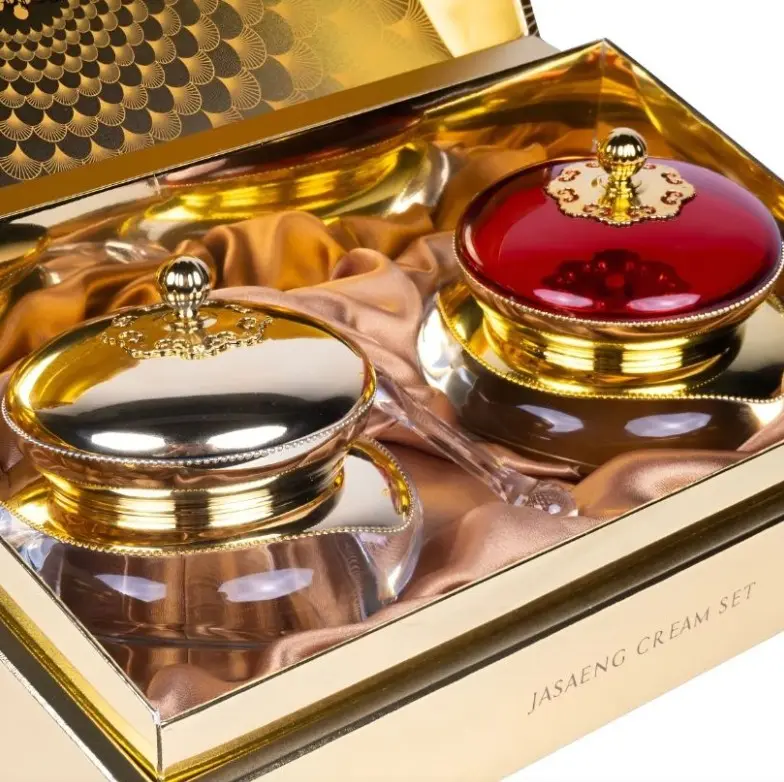 Re:ofe Korean Jasaeng Day And Night Cream Set  50G+50G:  A day and night cream that strengthen the skin barrier, increase collagen to firm up skin, and promote brighter complexion
