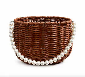 Flower basket with pearl handle