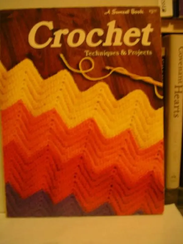 USED Book - Crochet Techniques and Projects by Sunset (Paperback) - english