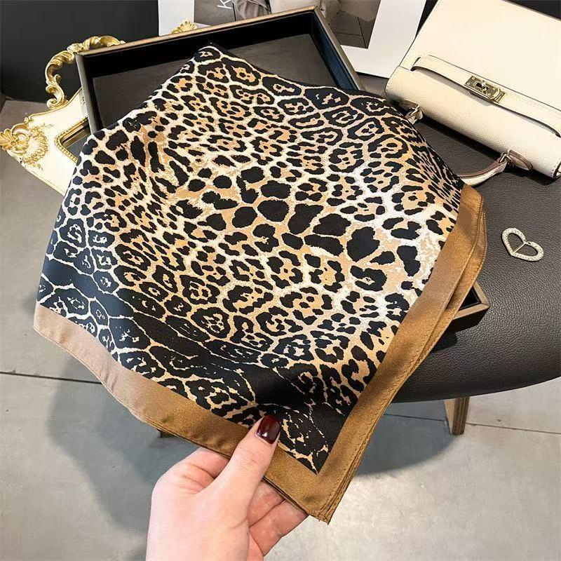 Women’s imitation silk scarf, women’s headscarf, handkerchief, genuine silk scarf, elegant square leopard print silk scarf—suitable for weddings, parties, art dates, outings, travel, and as a gift for women.