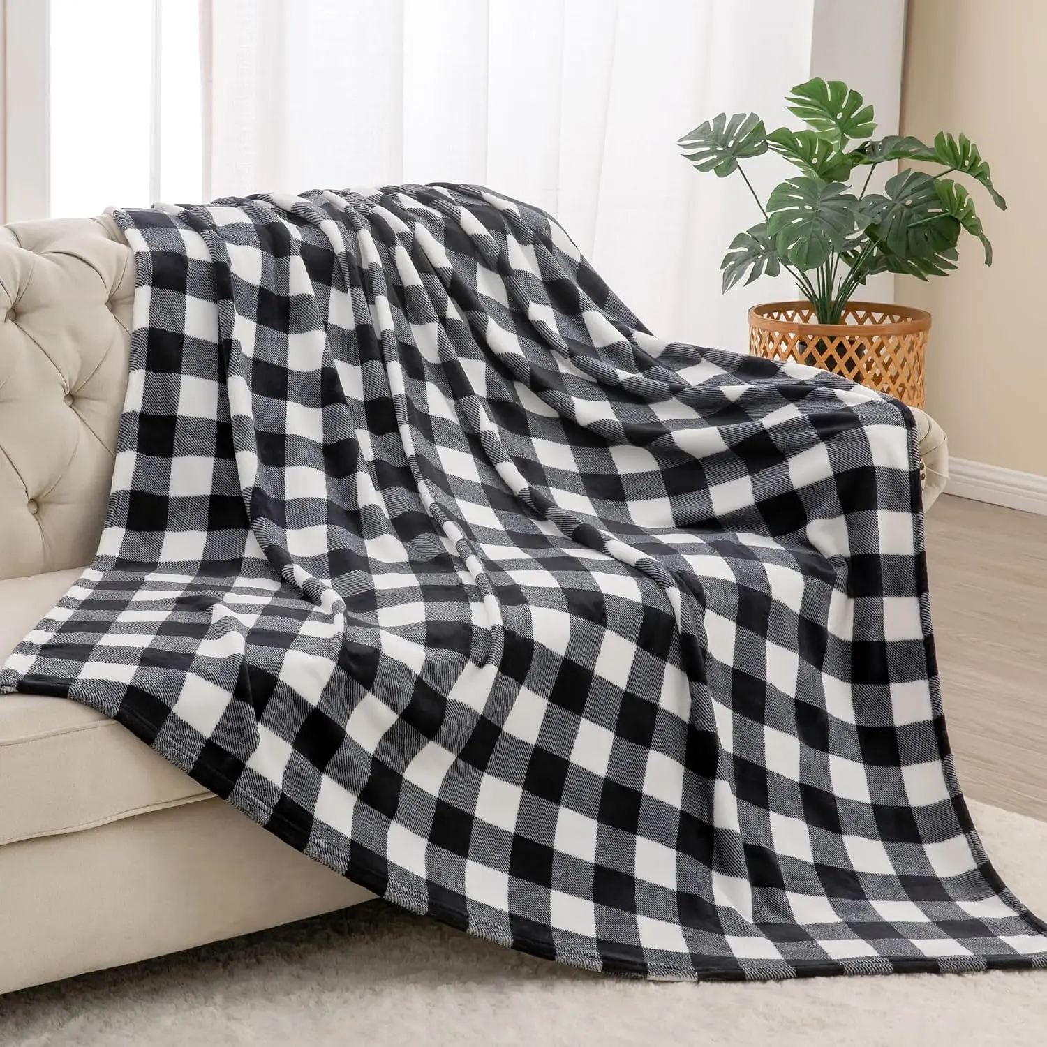 Buffalo Plaid Flannel Fleece Throw Blanket, Soft Cozy Checkered Blanket for Couch Sofa Bed, Lightweight Warm All-Season Home Decor for Living Room Bedroom