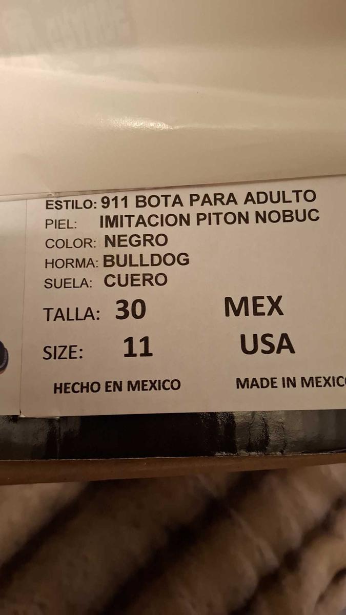 Item: Black, 12 Wide