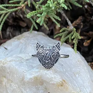Simple Wolf Viking Ring
