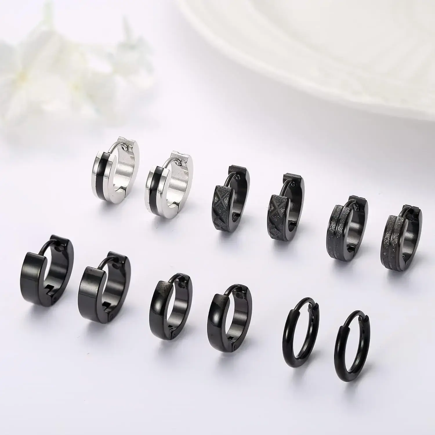 Men's earring set, hoop hugging earring set, stainless steel earring, classic small hoop earring, spiral earring, perforated jewelry nightgown earring, men's and women's daily newspaper, black ring earring Men's earring set, hoop hugging earring set, stainless steel earring, classic small hoop earring, spiral earring, perforated jewelry nightgown earring, men's and women's daily newspaper, black ring earring