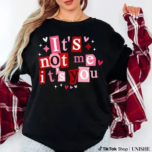 Lighthearted Humor T-Shirt with Bold 'It's Not Me It's You' Print, Comfortable Fit