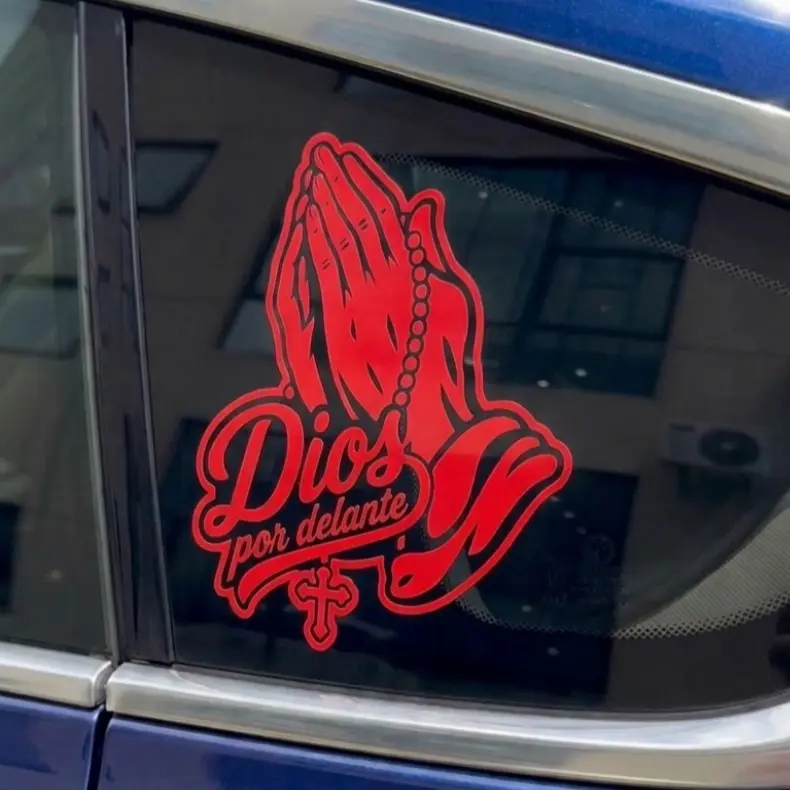 Dios Por Delante Praying Hands Rosary Cross Car Window Decal Red Latino Christian Faith Vinyl Sticker Waterproof Weatherproof Peel Stick No Residue For Truck SUV Van Hispanic Latin Religious God First Auto Exterior Decor Gift For Believers