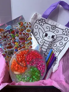Little Luxe Bead & Create Kit for Kids - Single Kit with Pony Bead Bracelet Making Materials, 2-Color-Your-Own Tote Bag, Sticker Sheets, and Fun DIY Activity for Ages 3+