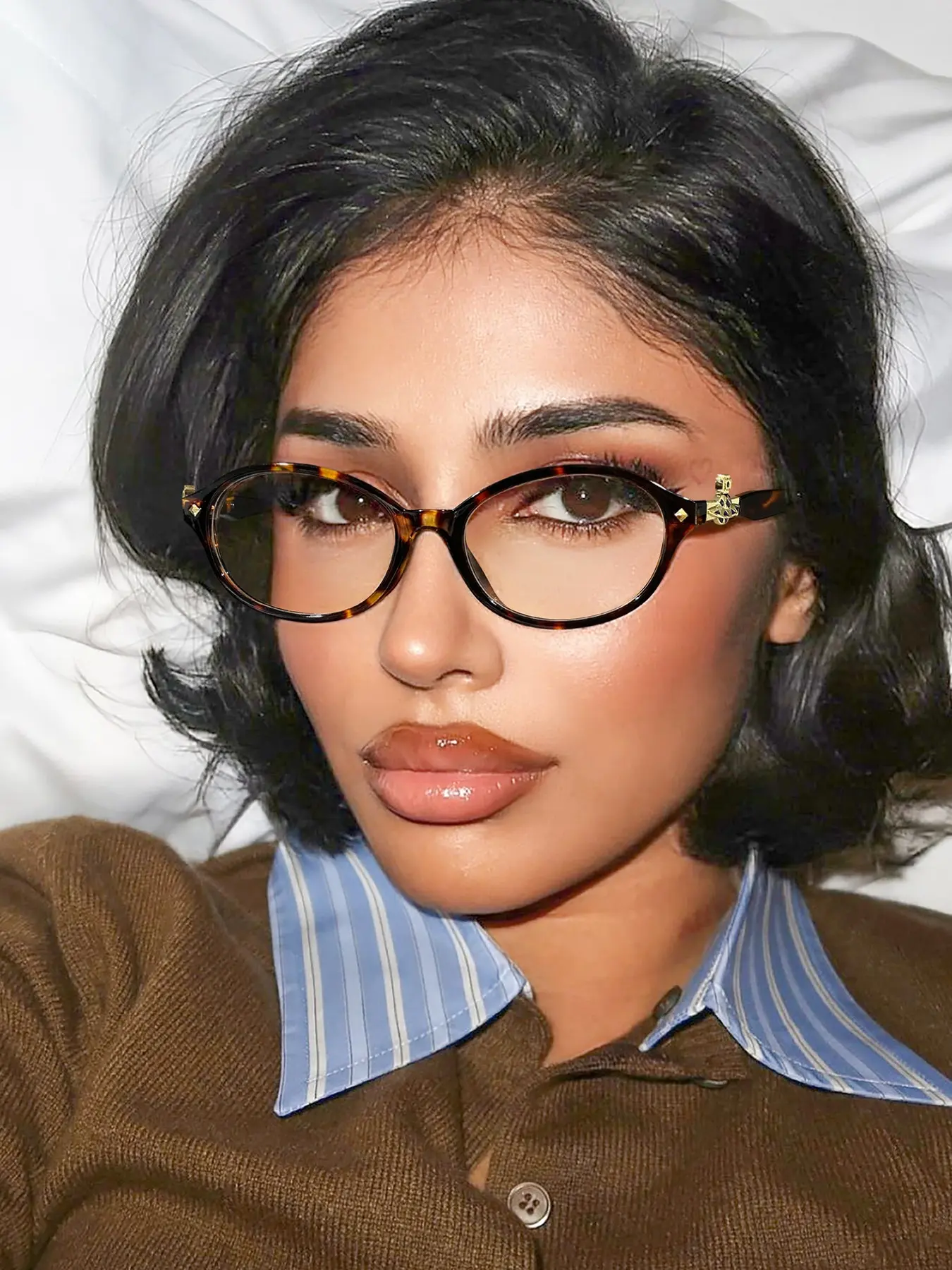Women's Oval Frame Glasses, Vintage Tortoiseshell and, Ultra-Light Design, Lightweight Eyeglasses, Fashionable Temple Decorations, Trendy Vintage Eyeglasses, Daily Wear, Stylish Glasses, Lightweight Eyewear