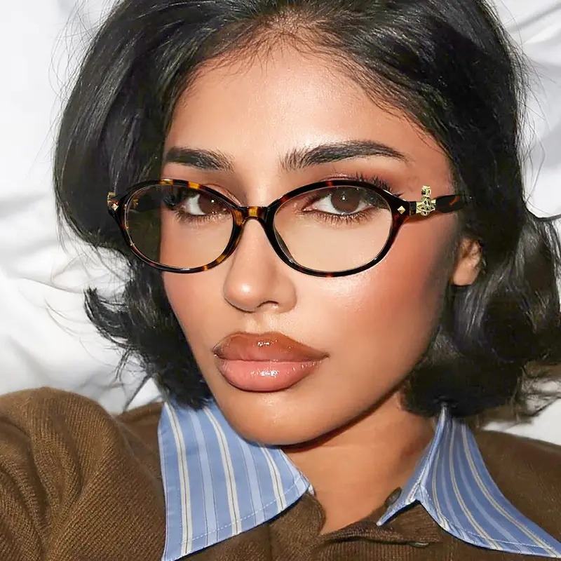 Women's Oval Frame Glasses, Vintage Tortoiseshell and, Ultra-Light Design, Lightweight Eyeglasses, Fashionable Temple Decorations, Trendy Vintage Eyeglasses, Daily Wear, Stylish Glasses, Lightweight Eyewear
