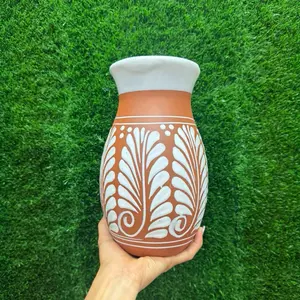 Vase Relieve Boliche color Terracota Blanco Sets 9.5In.