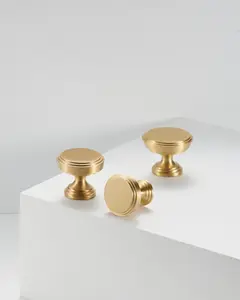 ASTORIA ROUND TRADITIONAL CABINET KNOB
