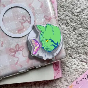 Trippy Green Cat & Pink Butterfly Phone Grip, Cute Aesthetic Kitten Griptok, Kawaii Psychedelic Animal Phone Stand, Whimsical Art Pet Lover Gift, Gift for Her magnetic mount