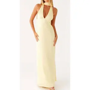 Elegant Halter - Neck Maxi Dress: Timeless Beauty and Style Comfortable Formal Summer Fit Beach Womenswear Yellow Fabric