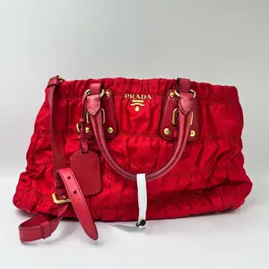 Pre-owned PRADA leather Crossbody Bags