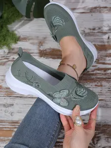 2026 New Trendy Embroidered Butterfly Women's Shoes, Elegant Casual Round Toe Trending Sneakers, Soft Sole Comfortable Mom Shoes, Breathable Knit Design, Lightweight Slip Ons